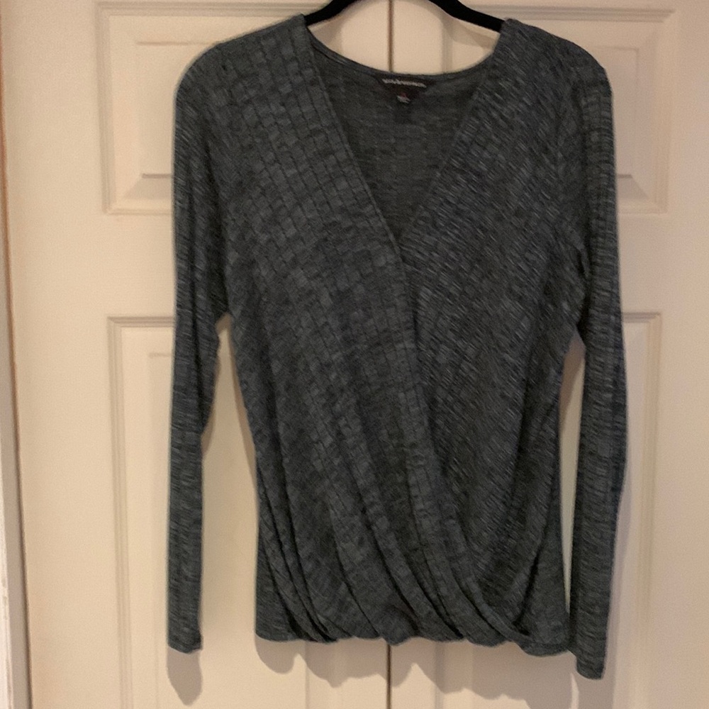 Womens size small. Nice crossover top